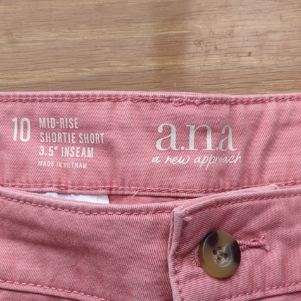 a.n.a Pink Mid-Rise Shortie Short 3.5" Inseam Size 10 - Picture 2 of 3